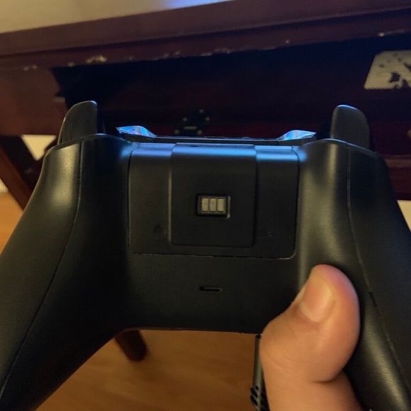 Xbox one x bundle - Picture 4 of 5